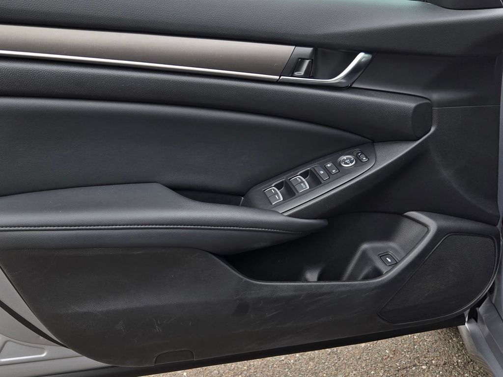 Used 2022 Honda Accord LX image 11
