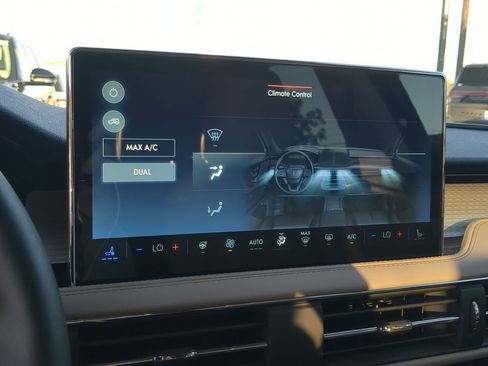 New 2026 Lincoln Corsair Premiere image 18