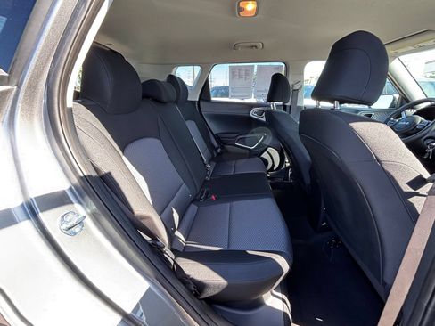Used 2025 Kia Soul LX w/ LX Technology Package FWD image 38