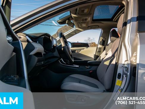 Used 2019 Toyota RAV4 XLE image 7