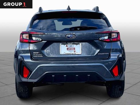 Used 2024 Subaru Crosstrek 2.0i Premium image 5