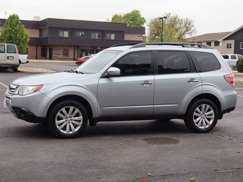 Used 2012 Subaru Forester 2.5X Premium w/ All-Weather Pkg AWD/4WD image 10