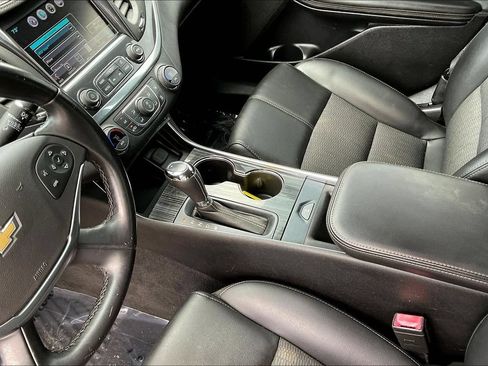 Used 2018 Chevrolet Impala LT FWD image 9