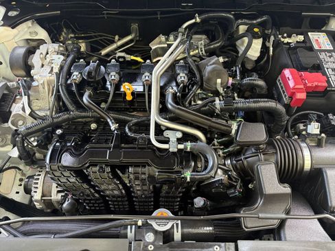 Used 2025 Nissan Altima 2.5 SV FWD image 32