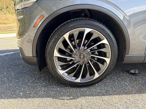 Certified 2023 Lincoln Aviator Reserve w/ Equipment Group 201A image 10