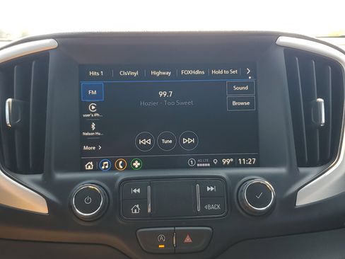 Used 2024 GMC Terrain SLT image 27