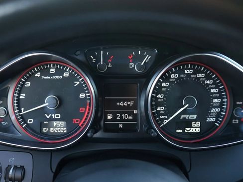 Used 2011 Audi R8 V10 image 33