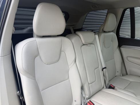 Used 2022 Volvo XC90 T5 Momentum w/ Protection Package Premier FWD image 22