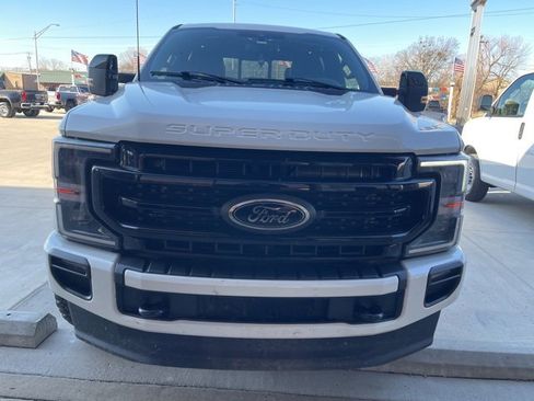 Used 2022 Ford F250 Lariat w/ Black Appearance Package image 2