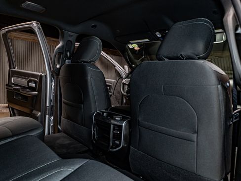 Used 2024 RAM 3500 Big Horn w/ Sport Appearance Package image 28