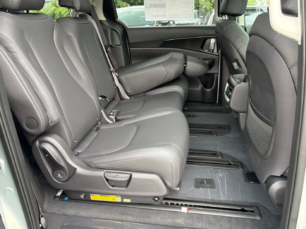 New 2027 Kia Carnival SX Prestige FWD image 15