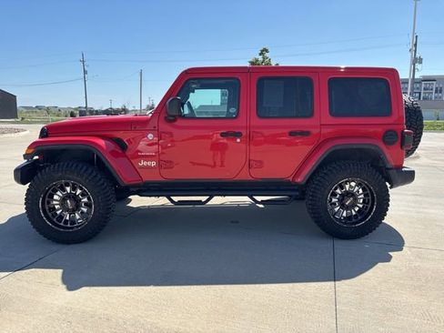 Used 2024 Jeep Wrangler Unlimited Sahara AWD/4WD image 30