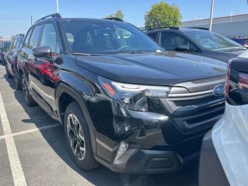 New 2025 Subaru Forester Premium w/ Convenience Package #1 image 2