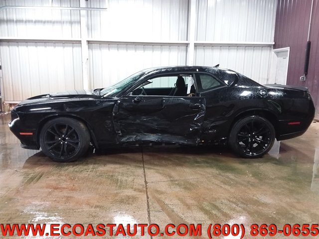 Used 2017 Dodge Challenger SXT w/ Blacktop Package RWD image 6