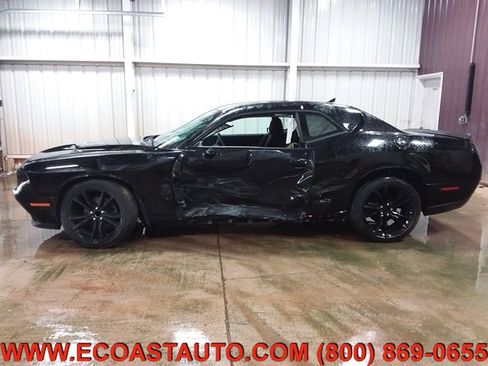 Used 2017 Dodge Challenger SXT w/ Blacktop Package image 6