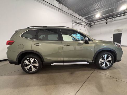 Used 2021 Subaru Forester Touring AWD/4WD image 2