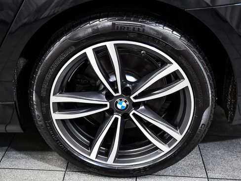 Used 2022 BMW 740i xDrive w/ M Sport Package AWD/4WD image 8