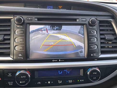 Used 2015 Toyota Highlander Limited image 17