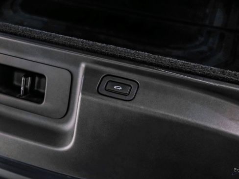 Used 2023 Land Rover Range Rover SE image 98