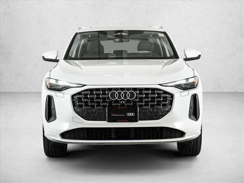 Used 2025 Audi Q5 Premium w/ Convenience Package AWD/4WD image 2