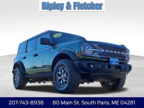 Used 2025 Ford Bronco Badlands AWD/4WD image 2