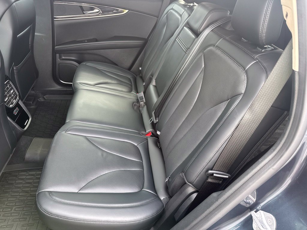 Used 2023 Lincoln Nautilus Reserve AWD/4WD image 18