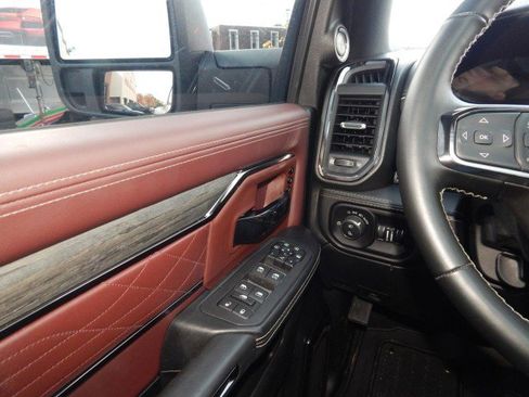 Used 2025 RAM 3500 Limited image 36