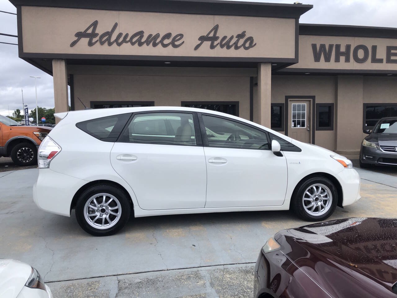 Used 2012 Toyota Prius V Three FWD image 1