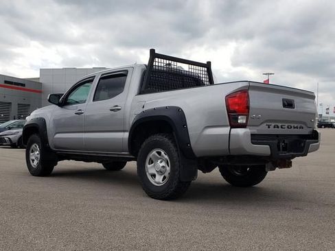 Used 2020 Toyota Tacoma SR AWD/4WD image 8