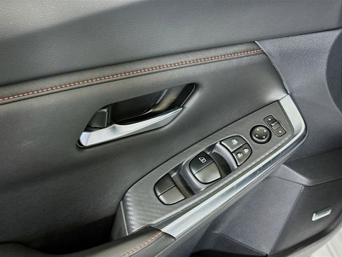 Used 2024 Nissan Sentra SR w/ SR Premium Package image 15