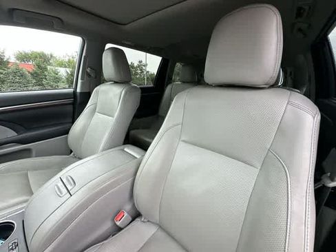 Used 2016 Toyota Highlander Limited AWD/4WD image 17