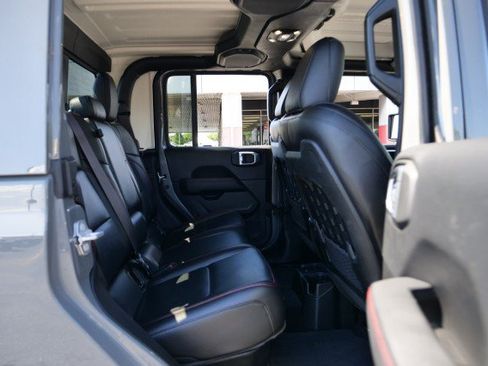 Used 2021 Jeep Gladiator Rubicon AWD/4WD image 40
