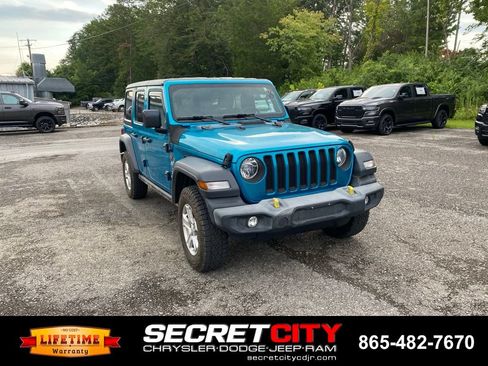 Used 2019 Jeep Wrangler Unlimited Sport S AWD/4WD image 3
