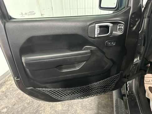 Used 2019 Jeep Wrangler Unlimited Sport S AWD/4WD image 10