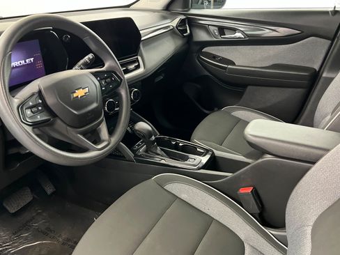 Used 2024 Chevrolet TrailBlazer LT FWD image 16