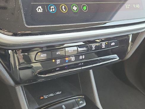 Certified 2023 Chevrolet Bolt EUV LT w/ Driver Confidence Package image 15