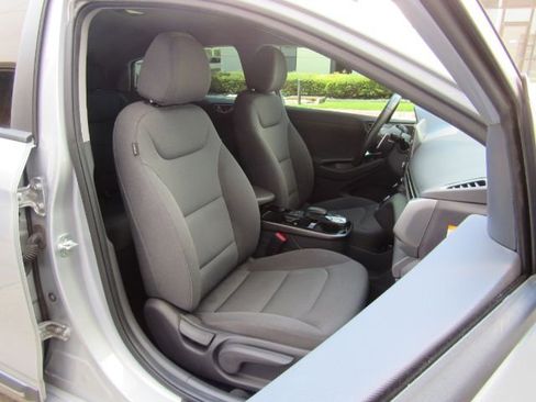 Used 2021 Hyundai Ioniq SE image 18