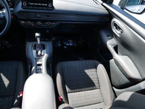 Used 2025 Honda HR-V Sport image 11