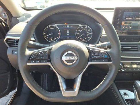 Used 2025 Nissan Altima 2.5 SL AWD/4WD image 19