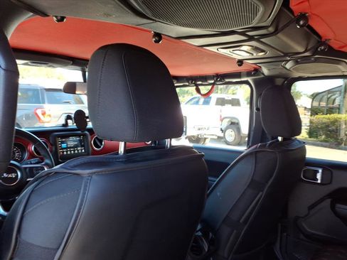 Used 2021 Jeep Wrangler Unlimited Rubicon image 16