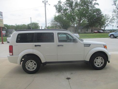 Used 2011 Dodge Nitro SE AWD/4WD image 2