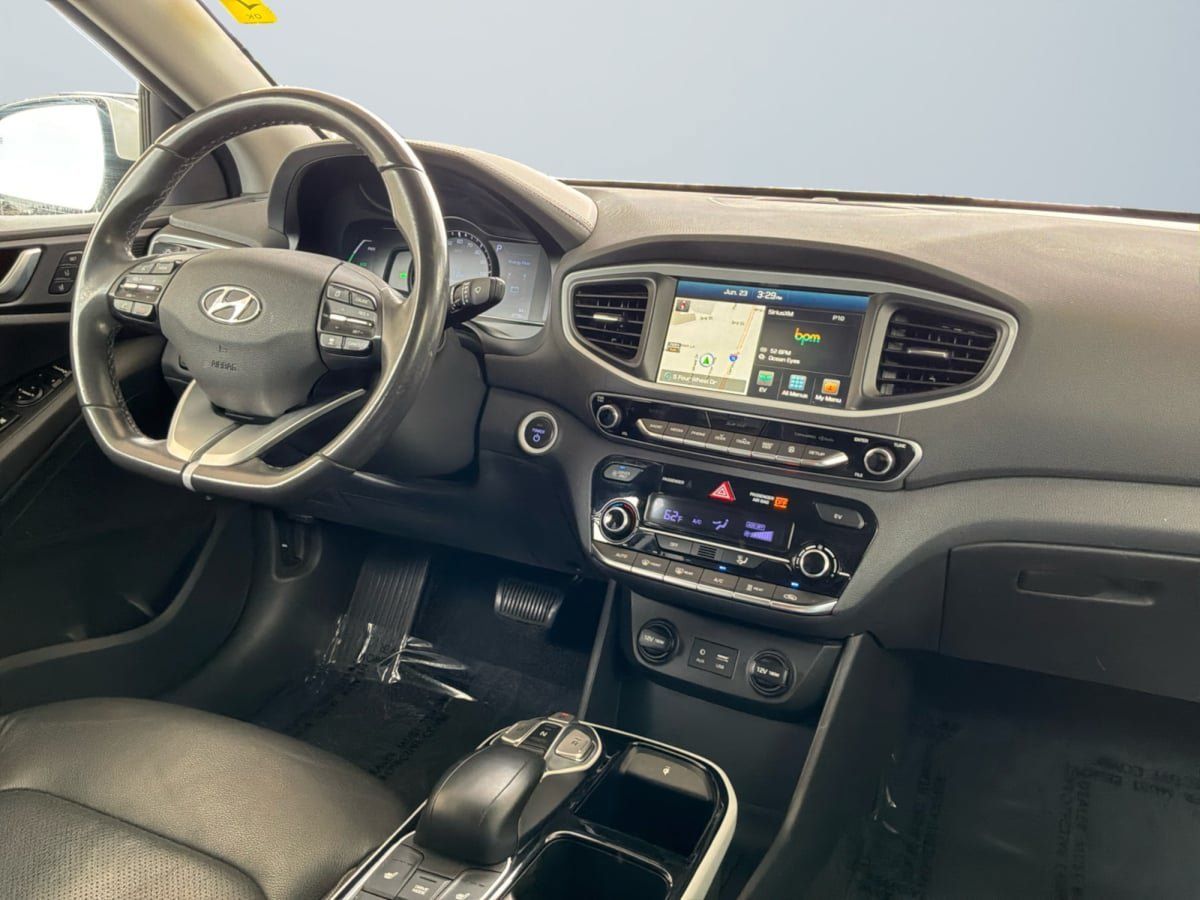 Used 2018 Hyundai Ioniq Limited FWD image 13