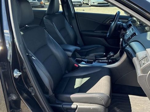 Used 2017 Honda Accord Sport image 21
