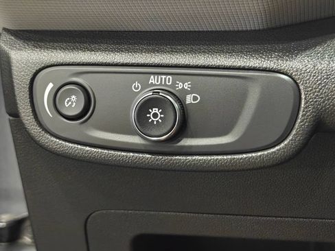 Used 2021 Chevrolet TrailBlazer LS FWD image 36