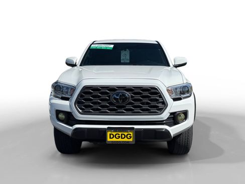 Used 2021 Toyota Tacoma TRD Off-Road w/ Technology Package AWD/4WD image 8