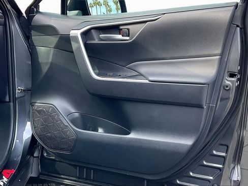 Used 2025 Toyota RAV4 XLE image 23