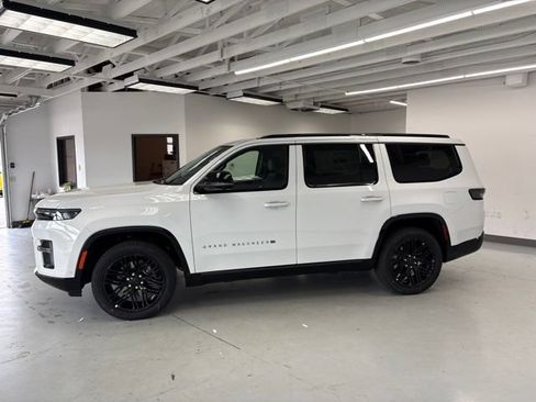 New 2026 Jeep Grand Wagoneer Limited AWD/4WD image 4
