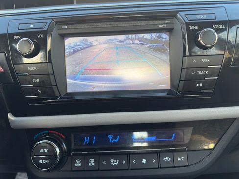 Used 2015 Toyota Corolla LE image 27