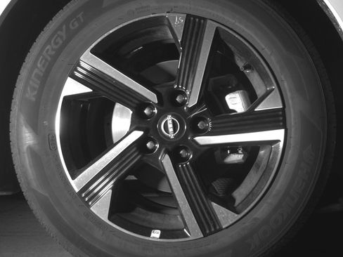 Used 2025 Nissan Sentra SV image 13