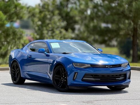 Used 2017 Chevrolet Camaro LT RWD image 13